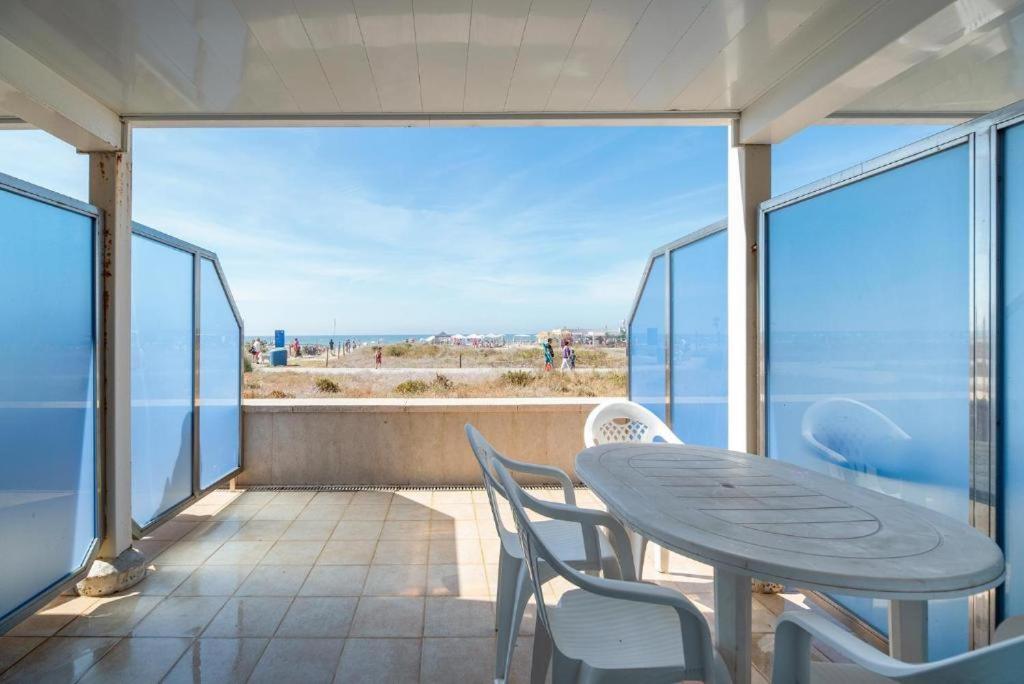 Apartamentos Denis Castelldefels Exterior photo
